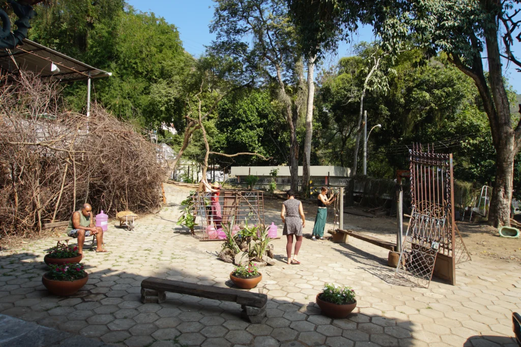 Estação de Escuta e Espreita - Galeria Auxiliar 3