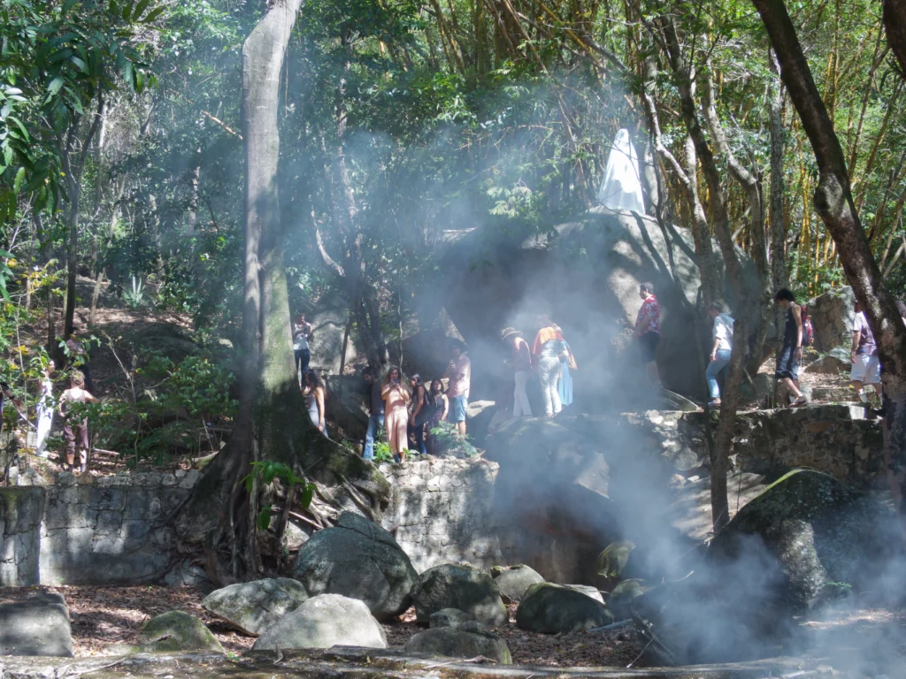 Estação de Escuta e Espreita - Galeria Auxiliar 9